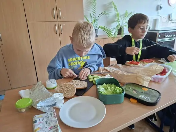 Warsztaty kulinarne „Moje drugie śniadanie” w klasie 4a PSP nr 10