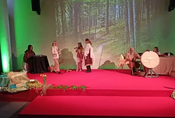 „Legendy Polskie” w wykonaniu uczniów z Częstocic – fotorelacja ze spektaklu