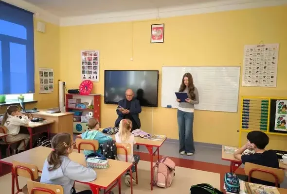 Głośne czytanie w szkole – razem przeciwko przemocy rówieśniczej