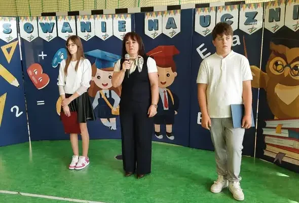Ślubowanie klas pierwszych w Ćmielowie – wyjątkowy dzień dla najmłodszych uczniów