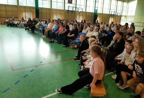 Dzień Edukacji Narodowej w naszej szkole – akademia, występy i życzenia