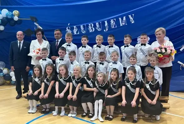 Ślubowanie pierwszoklasistów w Szkole Podstawowej w Bałtowie