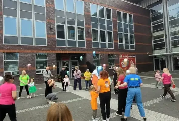 Przedszkolaki z Ostrowca Świętokrzyskiego na Olimpiadzie Przedszkolaka w hali KSZO