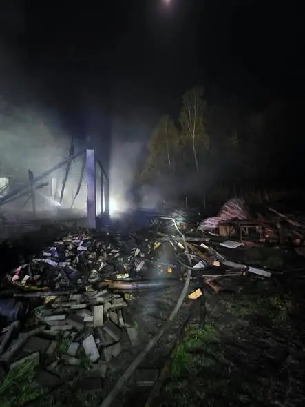 Pożar budynku gospodarczego w Podgrodziu – akcja strażaków