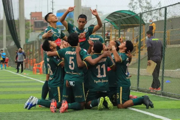 Podgrodzie City rozgromiło rezerwy KSZO Ostrowiec 6:1. Norowski z hat-trickiem
